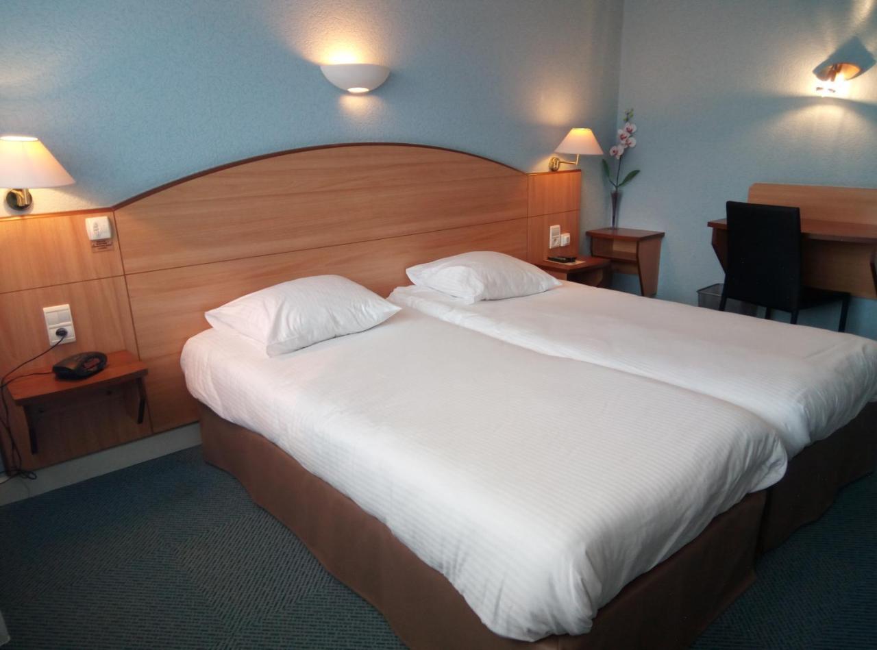 Logis Hotel Maison Carree Restaurant O Carre Dart Méréville Dış mekan fotoğraf