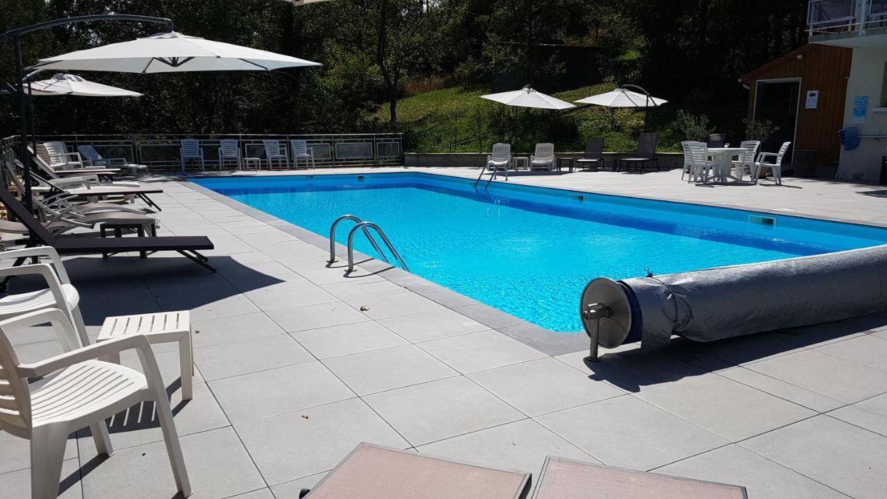 Logis Hotel Maison Carree Restaurant O Carre Dart Méréville Dış mekan fotoğraf